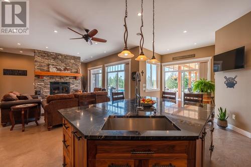 896 Raven Hill Road, Osoyoos, BC - Indoor With Fireplace
