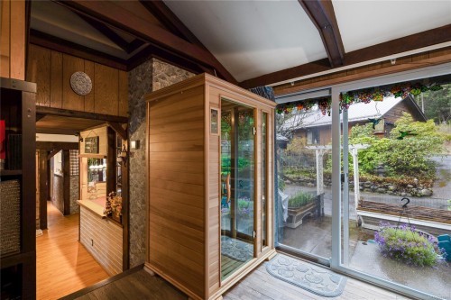 218 Sunningdale Rd East, Qualicum Beach, BC 