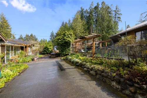 218 Sunningdale Rd East, Qualicum Beach, BC 