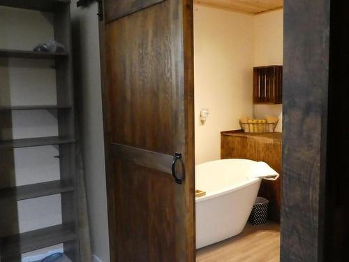 150 Dieppe Rd, Longlac, ON - Indoor Photo Showing Bathroom