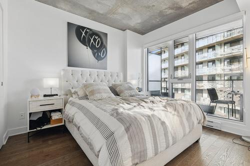 Bedroom - 1010-101 Rue Peel, Montréal (Le Sud-Ouest), QC - Indoor Photo Showing Bedroom