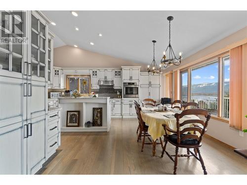4711 16 Street Ne, Salmon Arm, BC - Indoor Photo Showing Dining Room