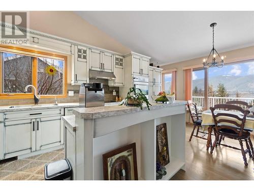 4711 16 Street Ne, Salmon Arm, BC - Indoor