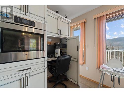 4711 16 Street Ne, Salmon Arm, BC - Indoor