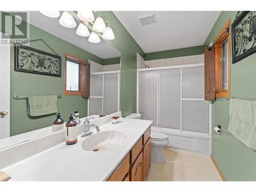 4711 16 Street Ne, Salmon Arm, BC - Indoor Photo Showing Bathroom