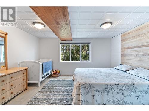 4711 16 Street Ne, Salmon Arm, BC - Indoor Photo Showing Bedroom