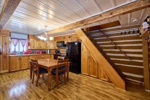 Cuisine - 377 Ch. Lac-Léon, Saint-Donat, QC - Indoor Photo Showing Dining Room