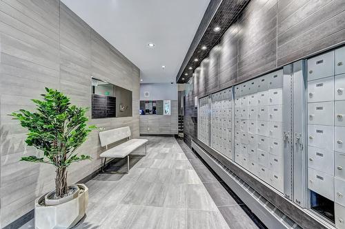 Hall d'entrée/Vestibule - 101-1420 Rue Crescent, Montréal (Ville-Marie), QC - Indoor Photo Showing Other Room