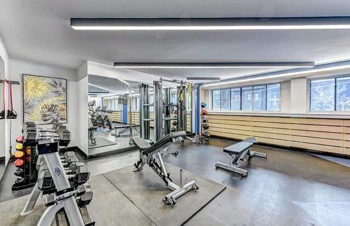 Exercise room - 101-1420 Rue Crescent, Montréal (Ville-Marie), QC - Indoor Photo Showing Gym Room