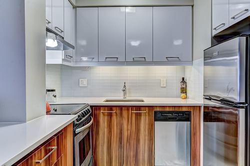 Cuisine - 101-1420 Rue Crescent, Montréal (Ville-Marie), QC - Indoor Photo Showing Kitchen With Upgraded Kitchen