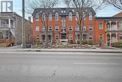 11 - 215 ST PATRICK STREET  Ottawa, ON K1N 5K2