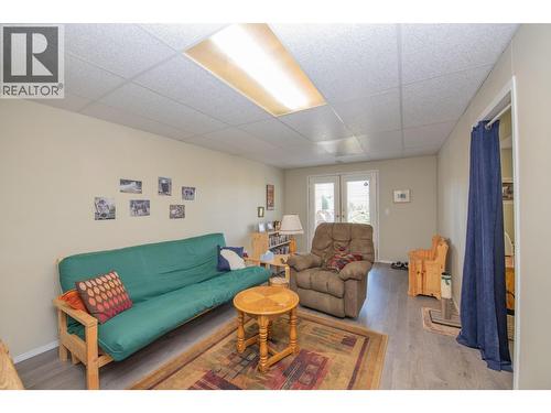 1001 30 Avenue Unit# 30, Vernon, BC - Indoor Photo Showing Living Room