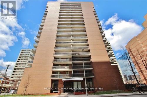 208 - 475 LAURIER AVENUE W  Ottawa, ON K1R 7X1