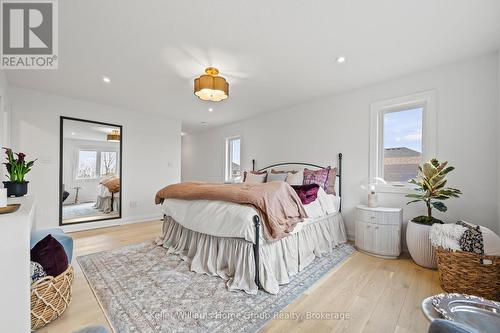 27 Halls Drive, Centre Wellington (Elora/Salem), ON - Indoor Photo Showing Bedroom