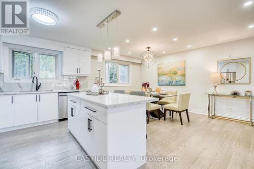 82 Miller Drive, Barrie, ON - Indoor Photo Showing Kitchen With Upgraded Kitchen