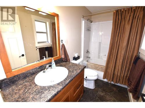 full 4 piece en-suite - 494 Kingfisher Avenue, Vernon, BC - Indoor Photo Showing Bathroom