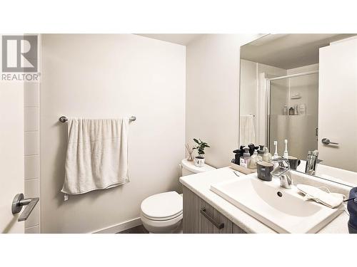 775 Academy Way Unit# 301, Kelowna, BC - Indoor Photo Showing Bathroom