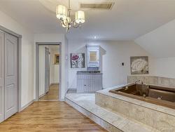 Salle de bains attenante à la CCP - 