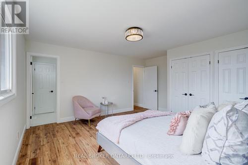 1252 Lakeview Drive, Oakville, ON - Indoor Photo Showing Bedroom