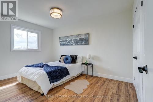 1252 Lakeview Drive, Oakville, ON - Indoor Photo Showing Bedroom