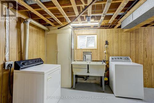 1252 Lakeview Drive, Oakville, ON - Indoor Photo Showing Laundry Room