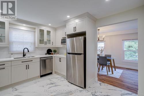 1252 Lakeview Drive, Oakville, ON - Indoor Photo Showing Kitchen With Double Sink