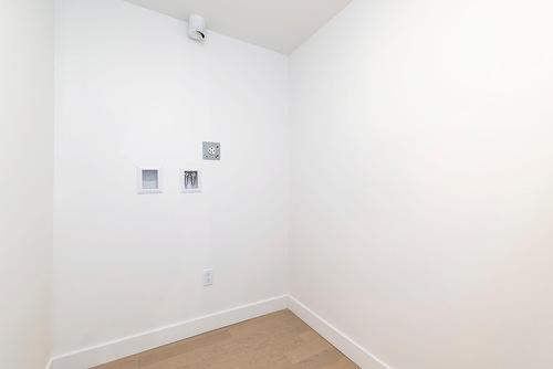Salle de lavage - 3509-1245 Rue De Bleury, Montréal (Ville-Marie), QC - Indoor Photo Showing Other Room