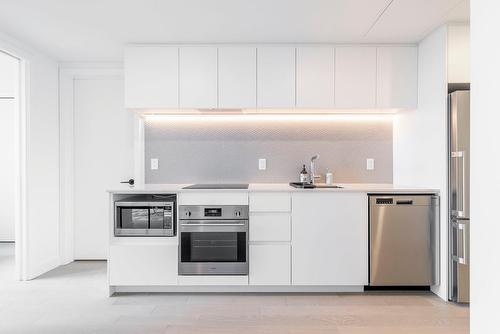 Cuisine - 3509-1245 Rue De Bleury, Montréal (Ville-Marie), QC - Indoor Photo Showing Kitchen