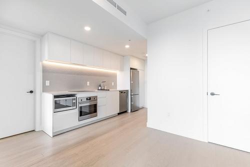 Salle à manger - 3509-1245 Rue De Bleury, Montréal (Ville-Marie), QC - Indoor Photo Showing Kitchen