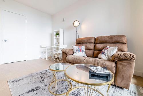 Salon - 3509-1245 Rue De Bleury, Montréal (Ville-Marie), QC - Indoor Photo Showing Living Room