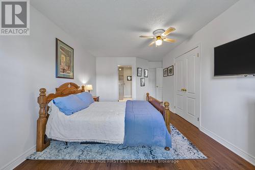 93 Bayshore Drive, Ramara, ON - Indoor Photo Showing Bedroom