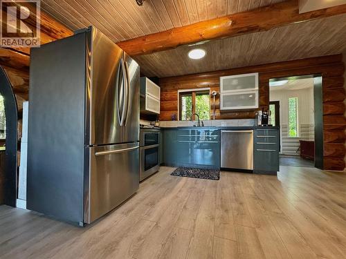 4258 31 Highway, Ainsworth, BC - Indoor Photo Showing Kitchen With Stainless Steel Kitchen