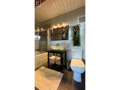 4258 31 Highway, Ainsworth, BC - Indoor Photo Showing Bathroom
