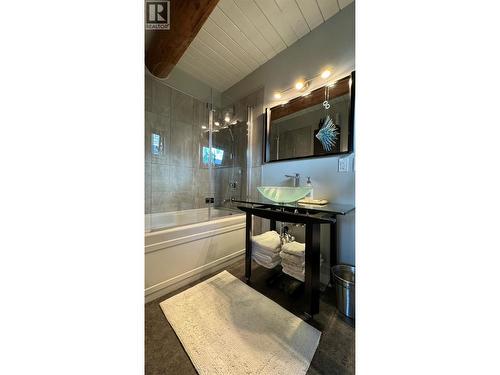 4258 31 Highway, Ainsworth, BC - Indoor Photo Showing Bathroom