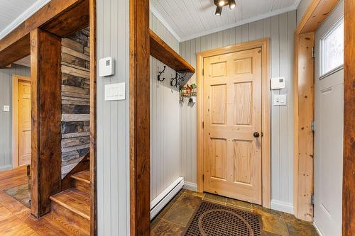 Hall d'entrée/Vestibule - 1573 Ch. Jordan, Dunham, QC - Indoor Photo Showing Other Room