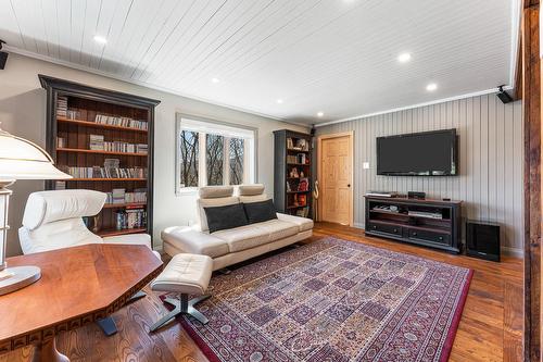 Salon - 1573 Ch. Jordan, Dunham, QC - Indoor Photo Showing Living Room