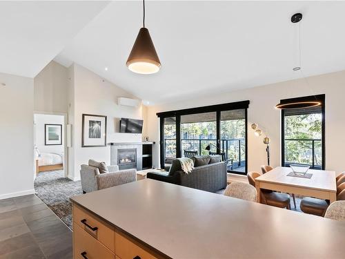 402-596 Marine Dr, Ucluelet, BC - Indoor With Fireplace