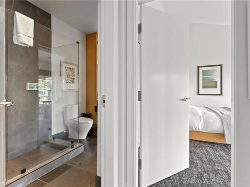 402-596 Marine Dr, Ucluelet, BC - Indoor Photo Showing Bathroom