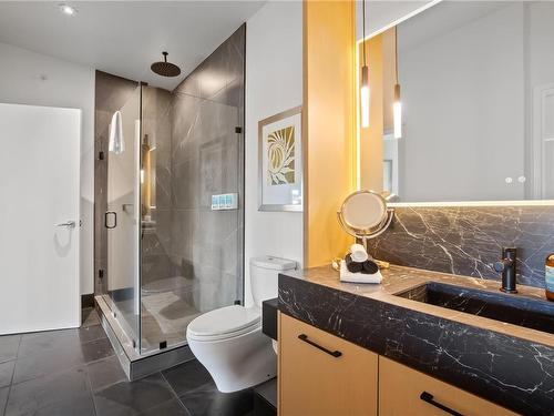 402-596 Marine Dr, Ucluelet, BC - Indoor Photo Showing Bathroom