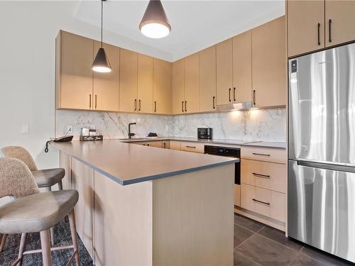 402-596 Marine Dr, Ucluelet, BC - Indoor Photo Showing Kitchen With Upgraded Kitchen