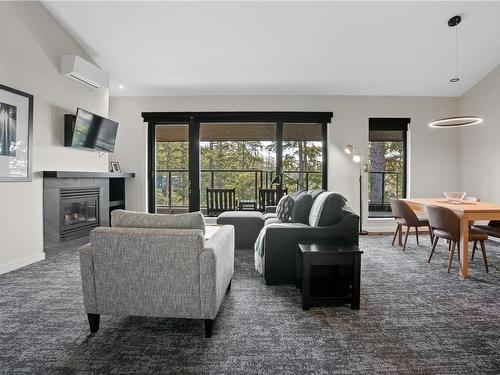 402-596 Marine Dr, Ucluelet, BC - Indoor Photo Showing Living Room With Fireplace