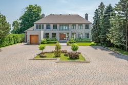 130 Boul. Beaconsfield  Beaconsfield, QC H9W 3Z7