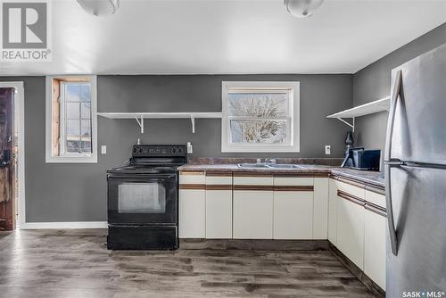111 2Nd Avenue E, Biggar, SK - Indoor Photo Showing Kitchen