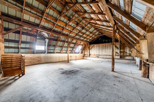 Stable - 775 Boul. St-Luc, Saint-Jean-Sur-Richelieu, QC 