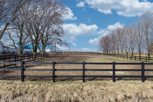 Exterior - 775 Boul. St-Luc, Saint-Jean-Sur-Richelieu, QC 