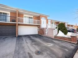 1010 Mannington Lane  Mississauga, ON L4W 3Y1