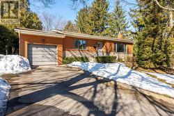 28 MOUNTAINVIEW ROAD  Hamilton, ON L9H 5B9