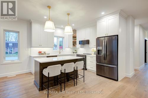 7 Nelson Street, West Perth (Mitchell), ON - Indoor Photo Showing Kitchen With Upgraded Kitchen