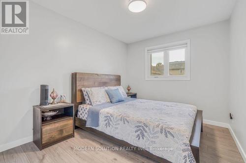 605 Curzon Avenue, Mississauga, ON - Indoor Photo Showing Bedroom