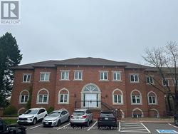 301 - 345 RENFREW DRIVE  Markham, ON L3R 9S9